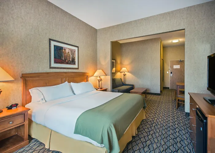 Holiday Inn Express & Suites Saskatoon Centre By Ihg