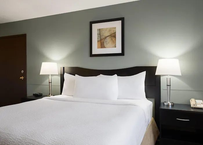 Ramada By Wyndham Saskatoon